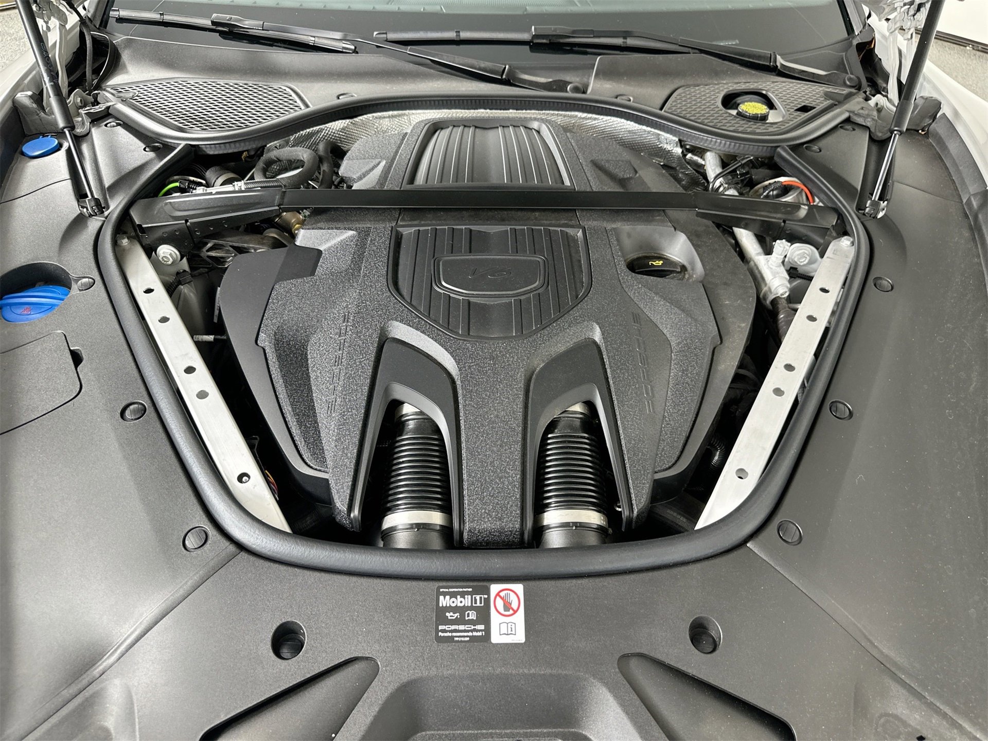New 2025 Porsche Panamera 4 image 39