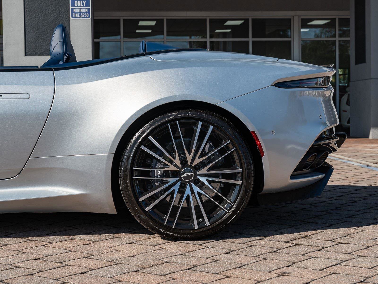 Used 2020 Aston Martin DBS Superleggera Volante image 25