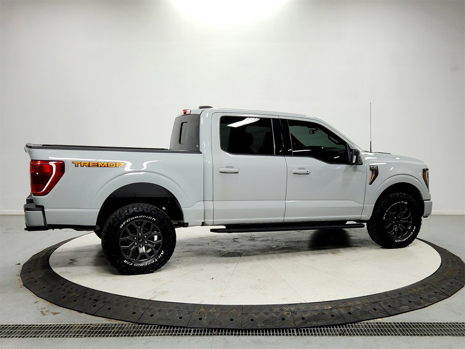 Used 2023 Ford F150 Tremor w/ Trailer Tow Package image 8