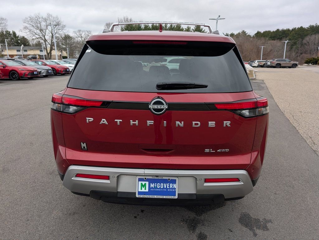 Used 2023 Nissan Pathfinder SL AWD/4WD image 4
