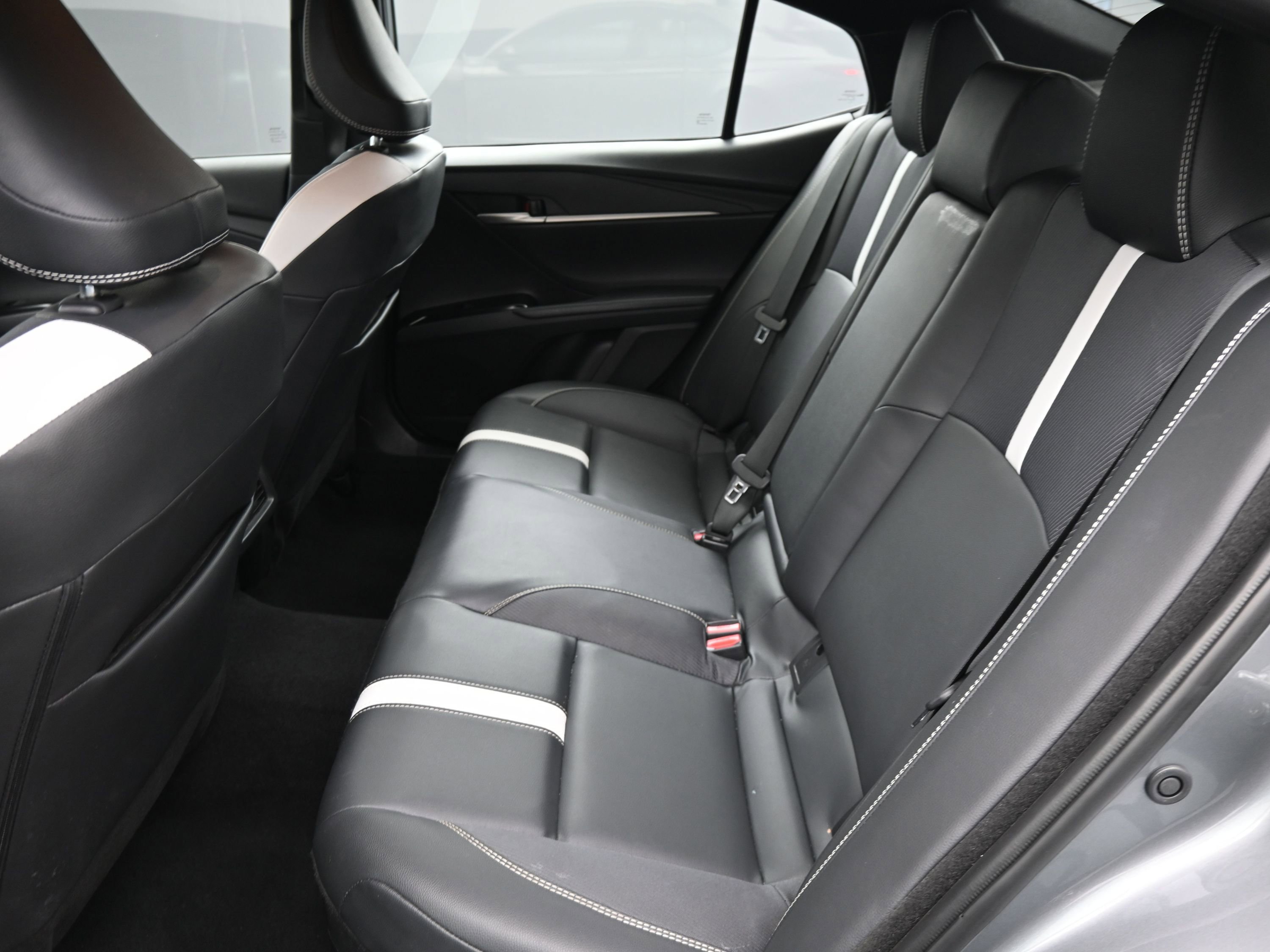 Used 2025 Toyota Camry SE FWD image 17