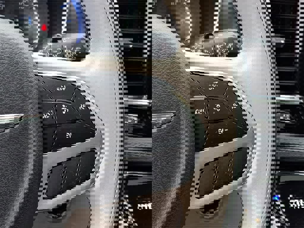 Used 2018 Chrysler Pacifica Limited image 23