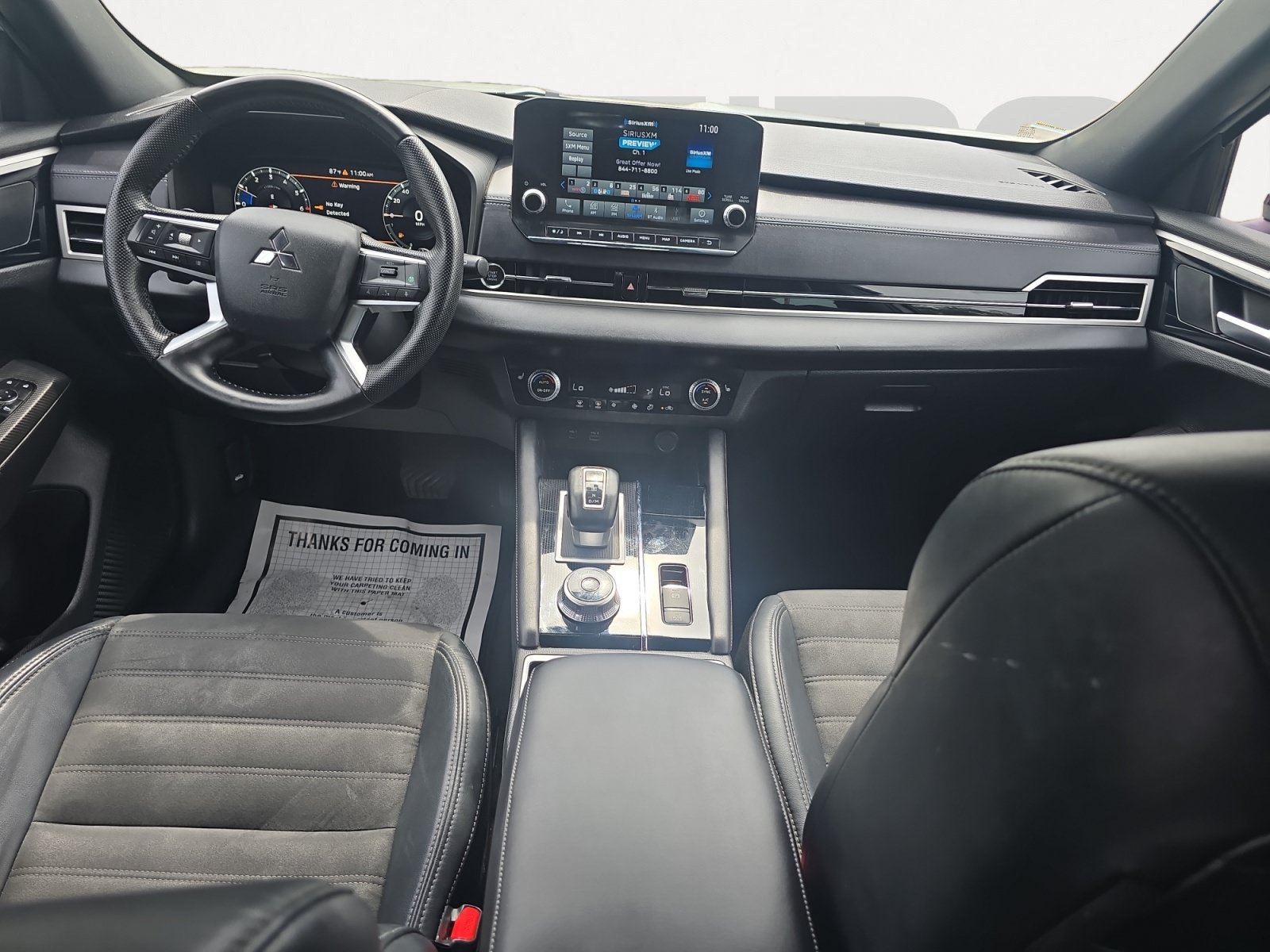 Used 2023 Mitsubishi Outlander SE Black Edition FWD image 3