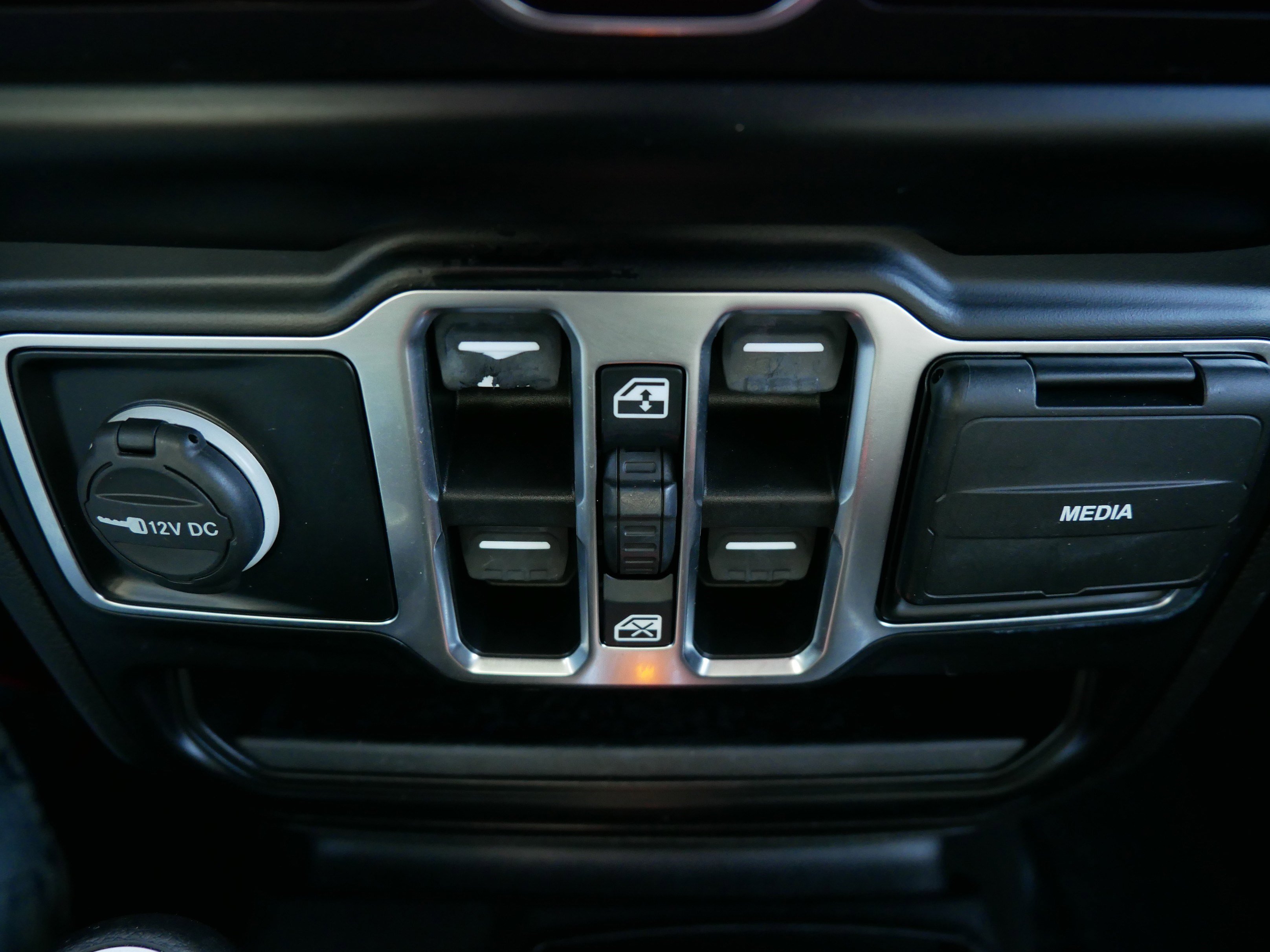 Used 2021 Jeep Wrangler Unlimited Sport S image 29