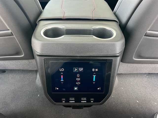 New 2026 GMC Yukon AT4 Ultimate AWD/4WD image 18