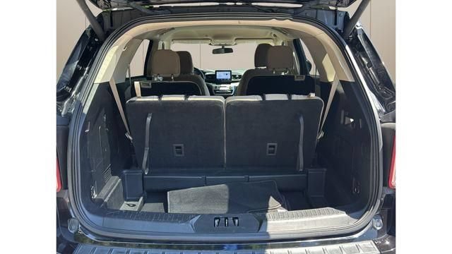 Used 2021 Ford Explorer XLT w/ Class III Trailer Tow Package AWD/4WD image 5
