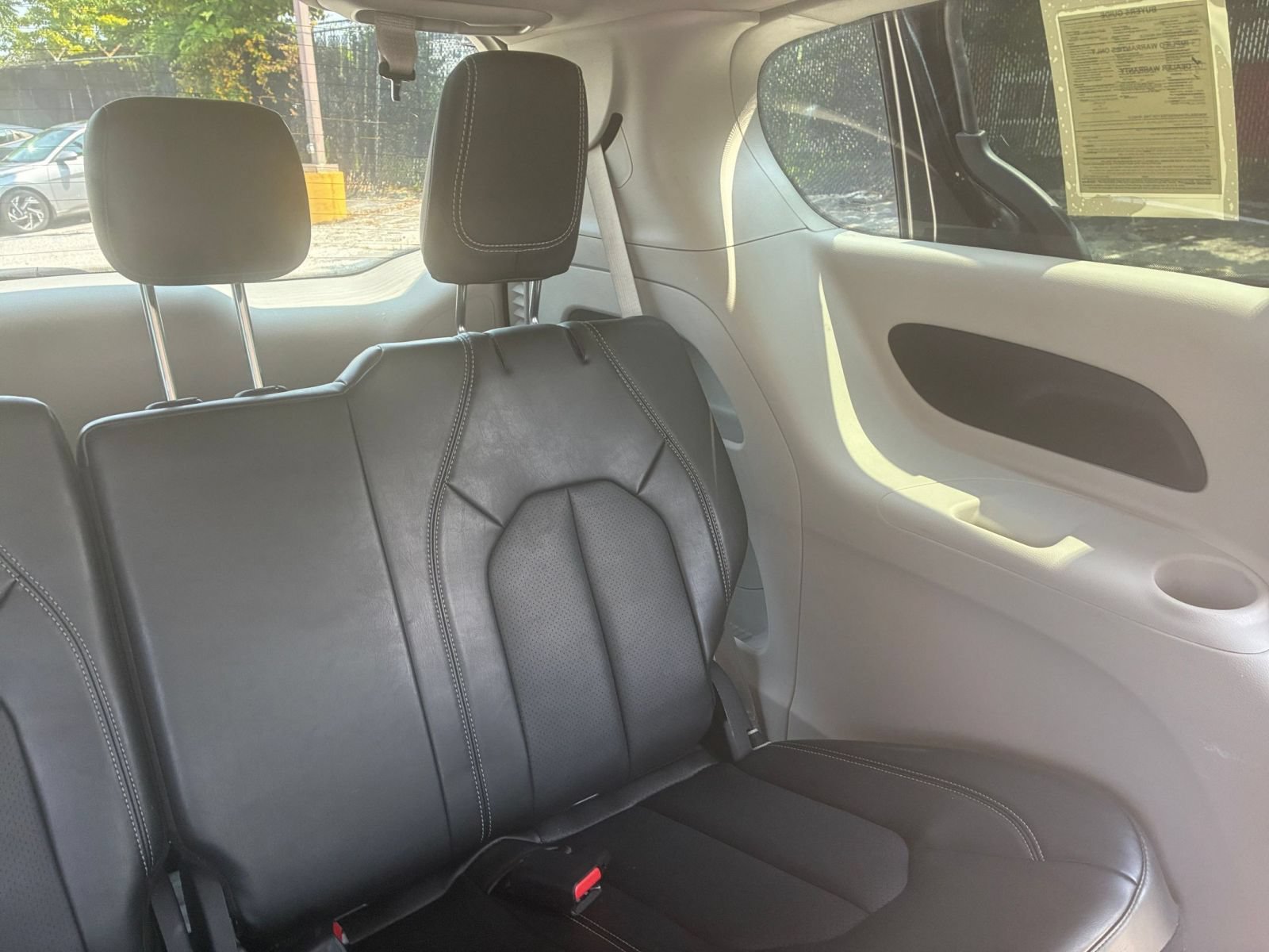 Used 2024 Chrysler Pacifica Touring-L FWD image 32