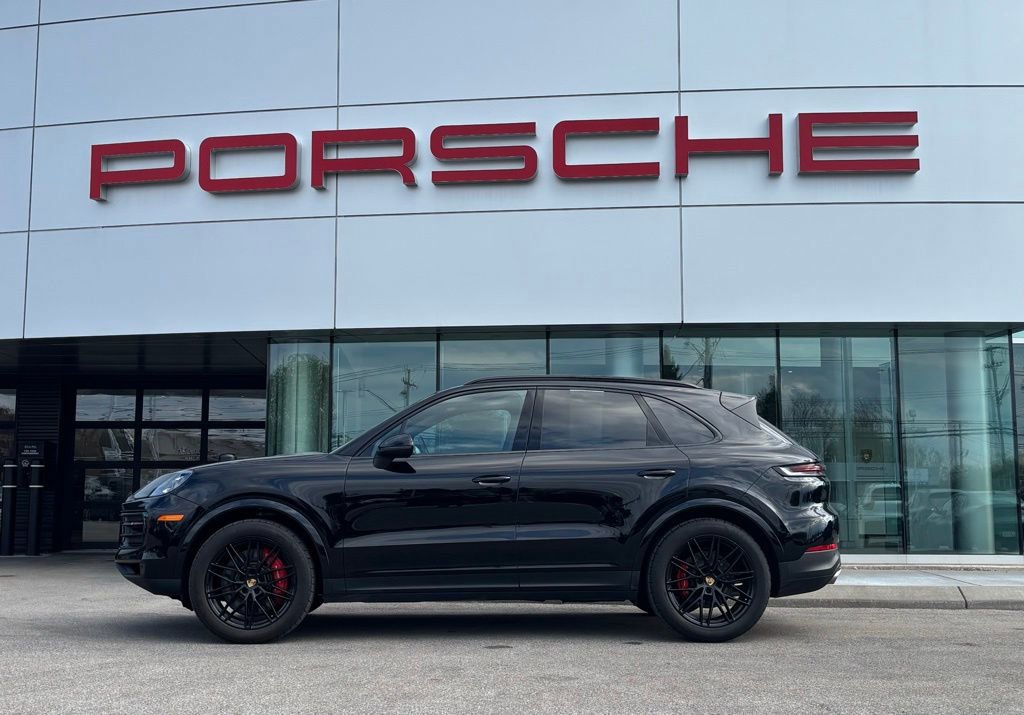 Certified 2024 Porsche Cayenne S AWD/4WD image 2