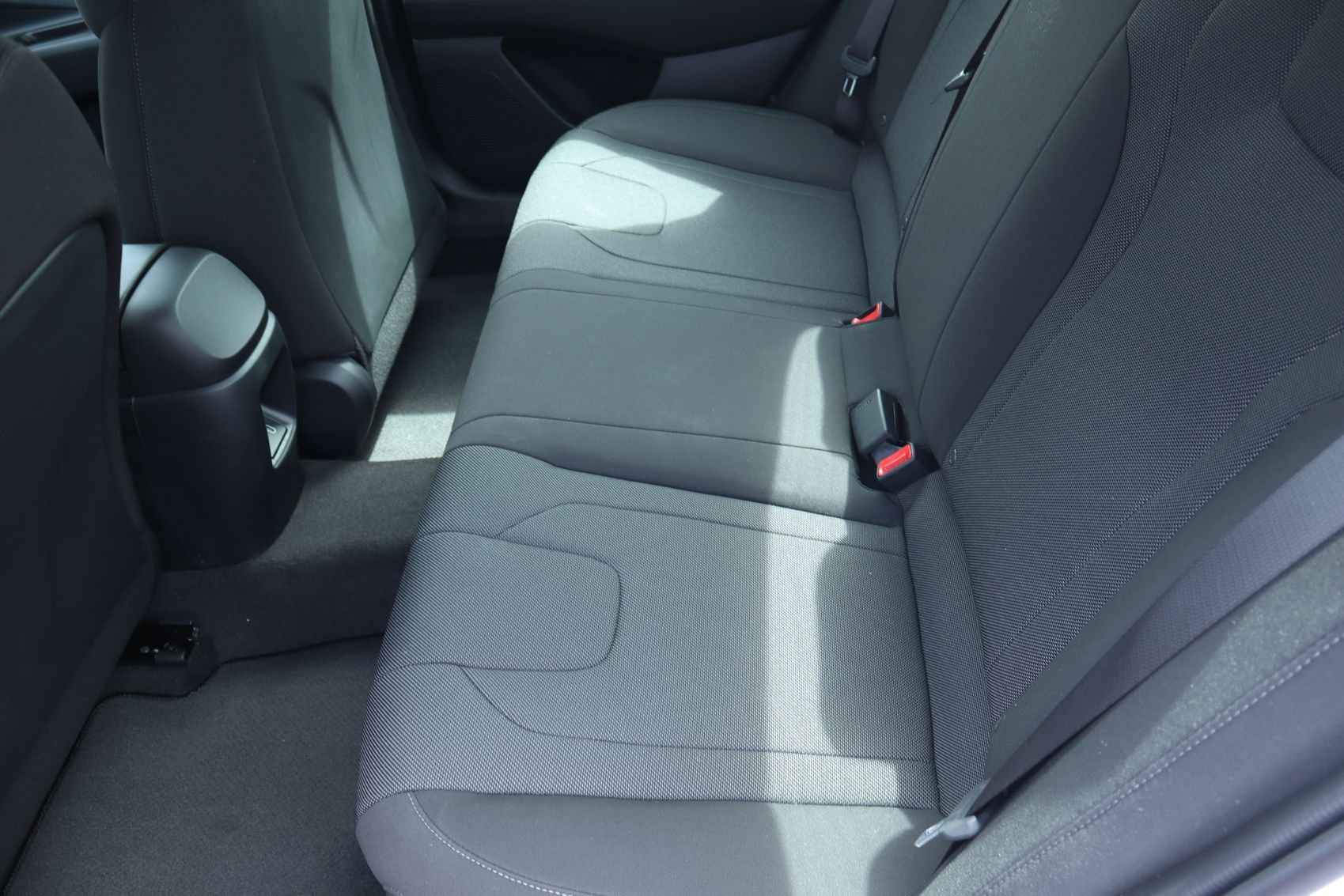 New 2026 Hyundai Elantra SE FWD image 17