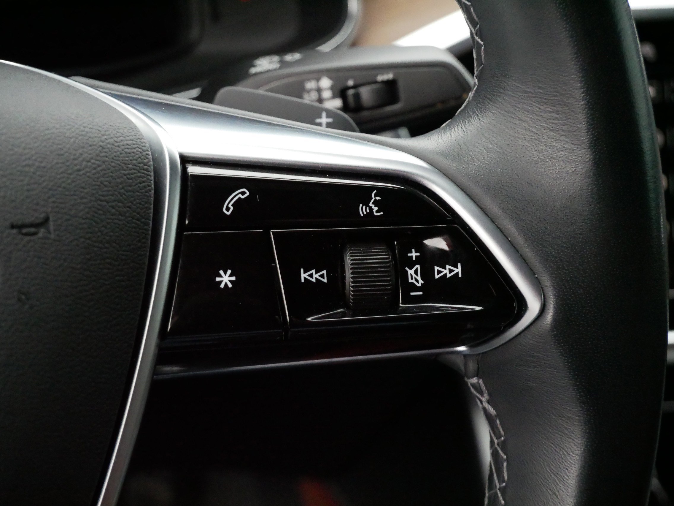 Used 2024 Audi A6 2.0T Premium w/ Convenience Package image 25