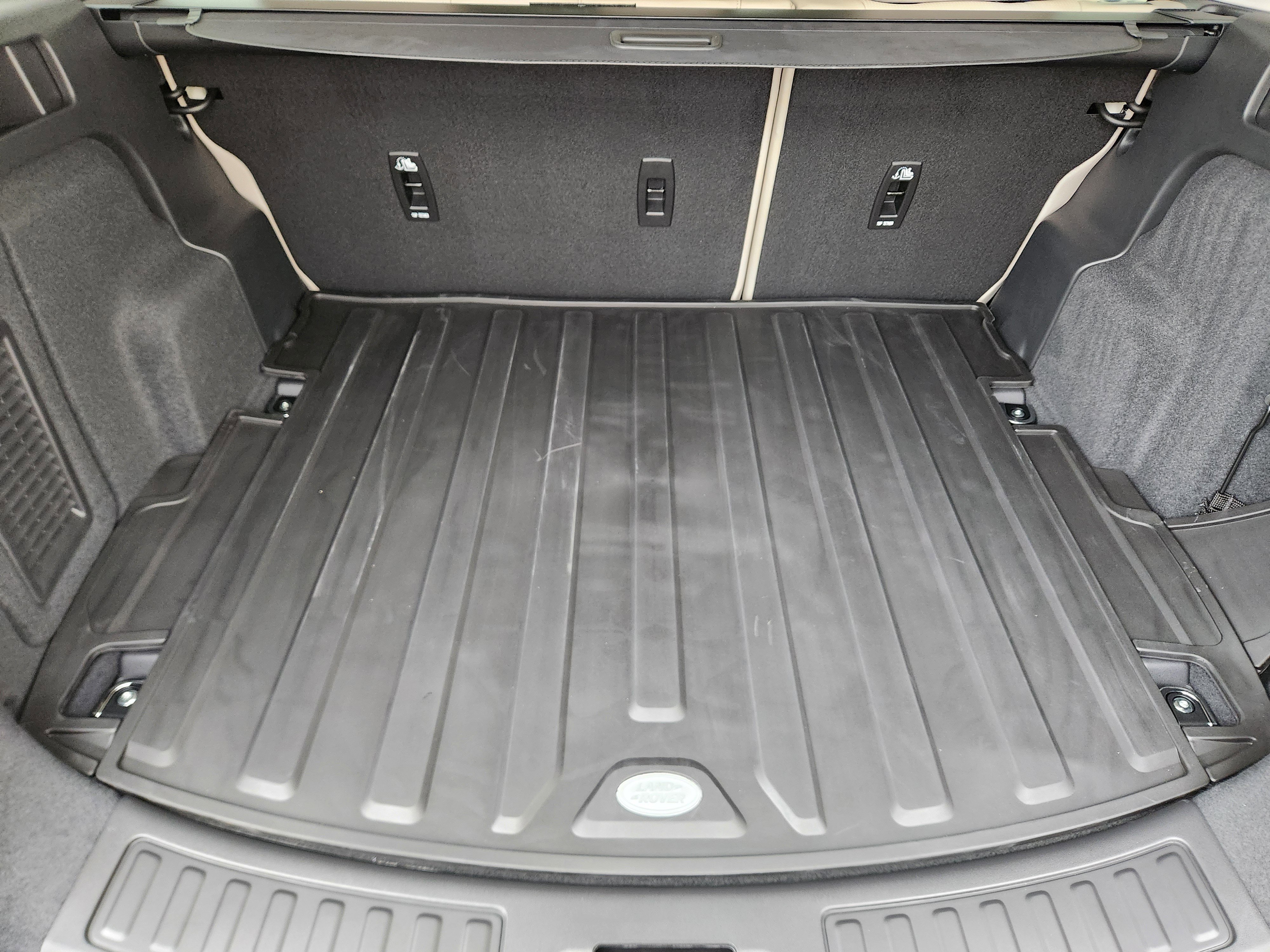 New 2025 Land Rover Discovery Sport S image 35