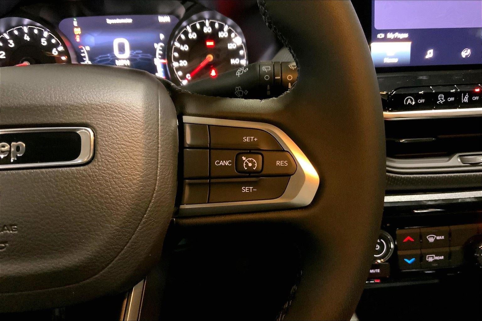 New 2026 Jeep Compass Latitude AWD/4WD image 15