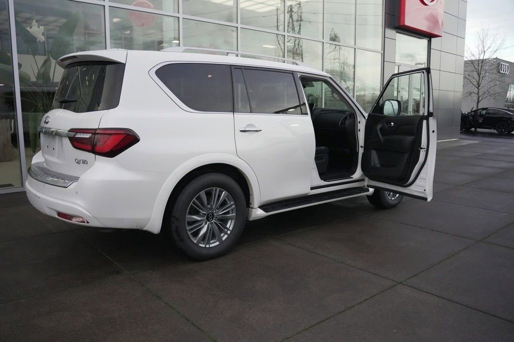 Used 2024 INFINITI QX80 Luxe image 4