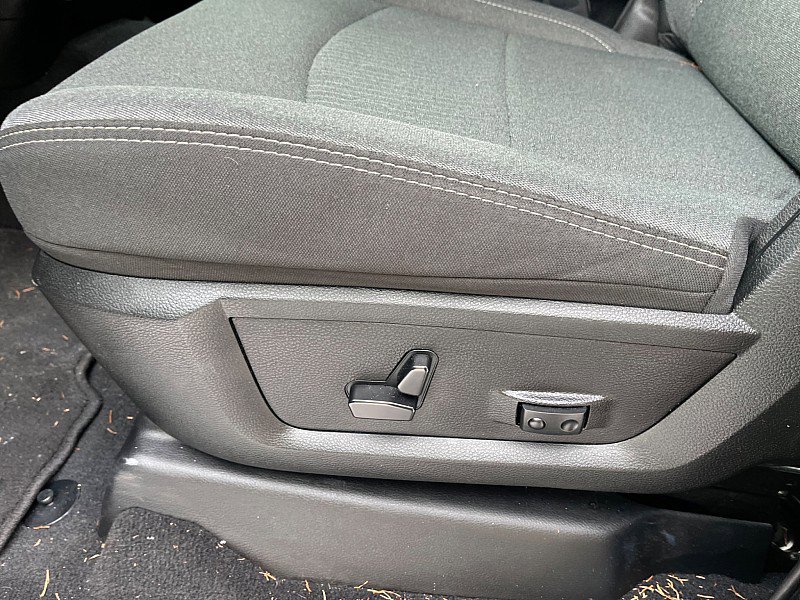 Used 2024 RAM 2500 Big Horn w/ Sport Appearance Package image 13