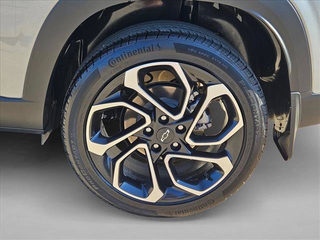 Used 2025 Chevrolet Trax RS FWD image 22