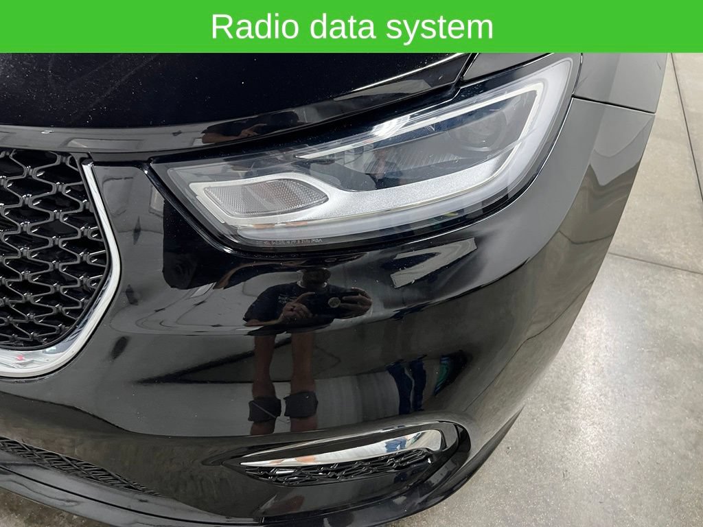 Used 2025 Chrysler Pacifica Select FWD image 10