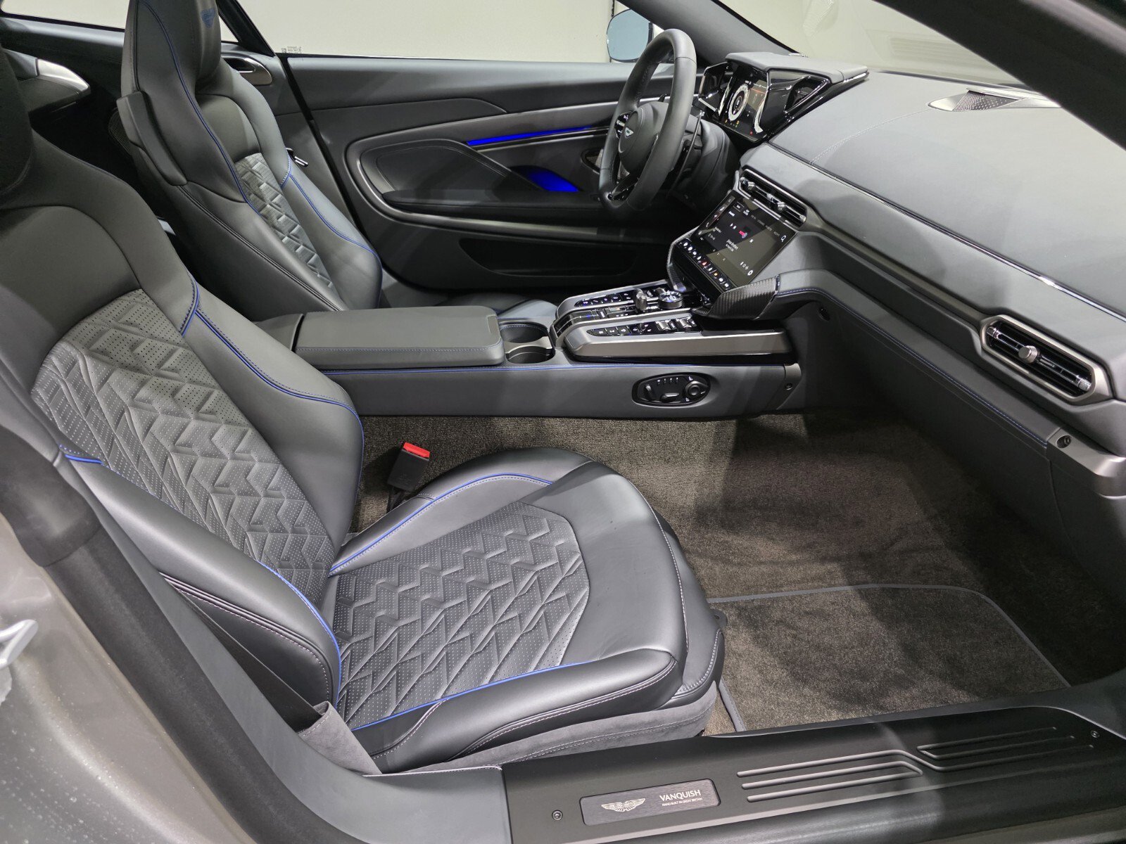 New 2026 Aston Martin Vanquish RWD image 19