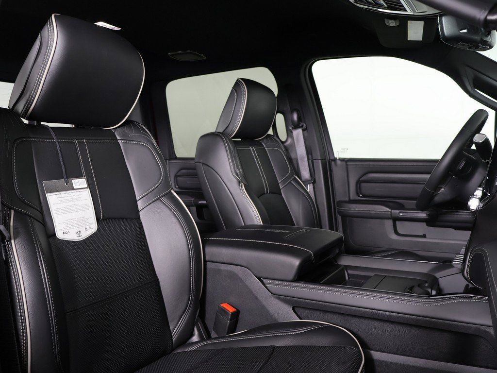 Used 2024 RAM 3500 Limited image 29