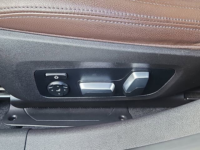 Used 2022 BMW 330i xDrive Sedan w/ Driving Assistance Package image 24