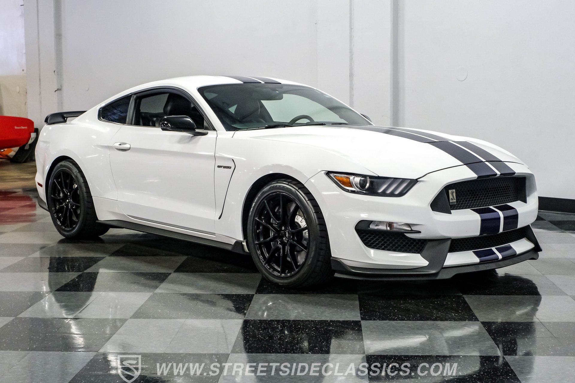 Used 2019 Ford Mustang Shelby GT350 w/ Technology Package RWD image 16