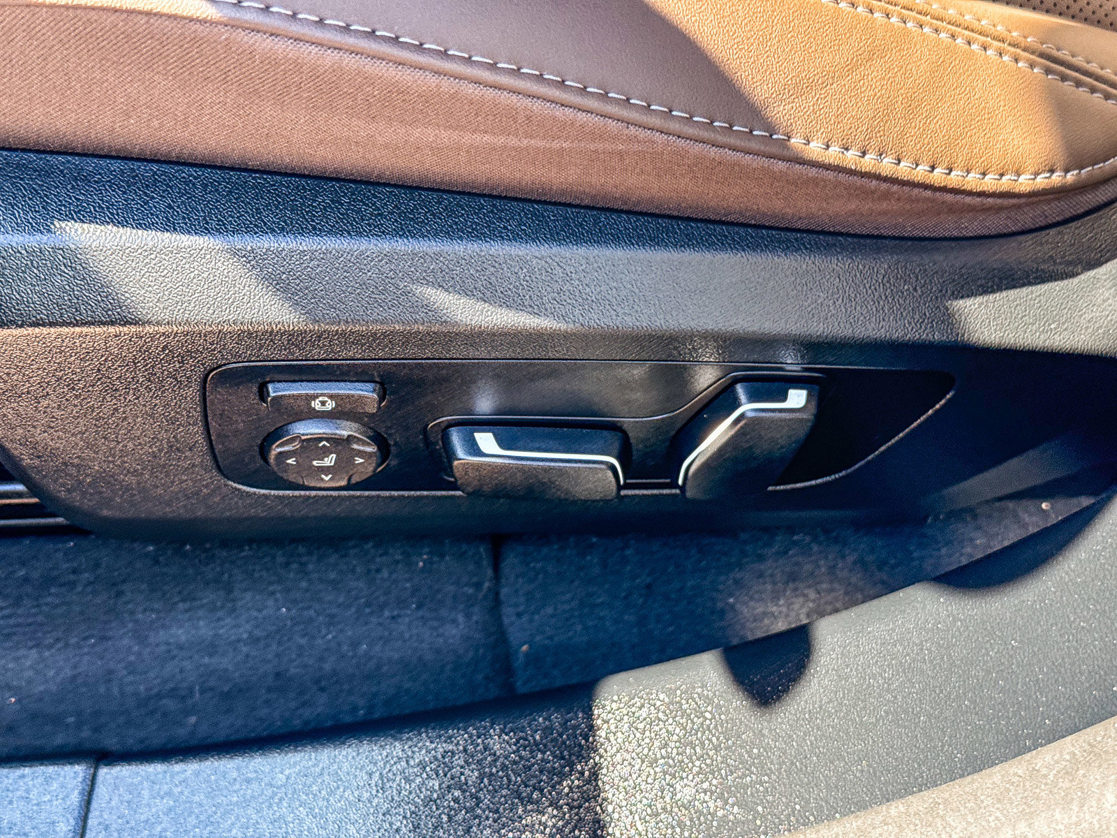 Certified 2025 BMW X3 xDrive30i w/ M Sport Package AWD/4WD image 21