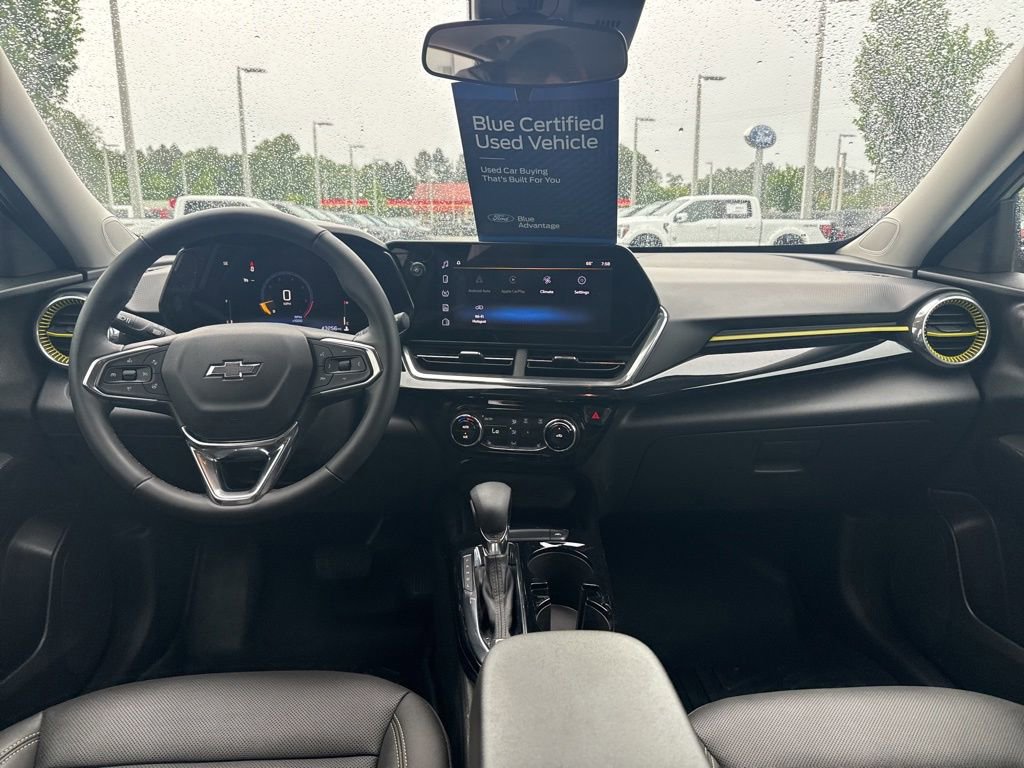 Used 2025 Chevrolet Trax ACTIV w/ Sunroof Package FWD image 23