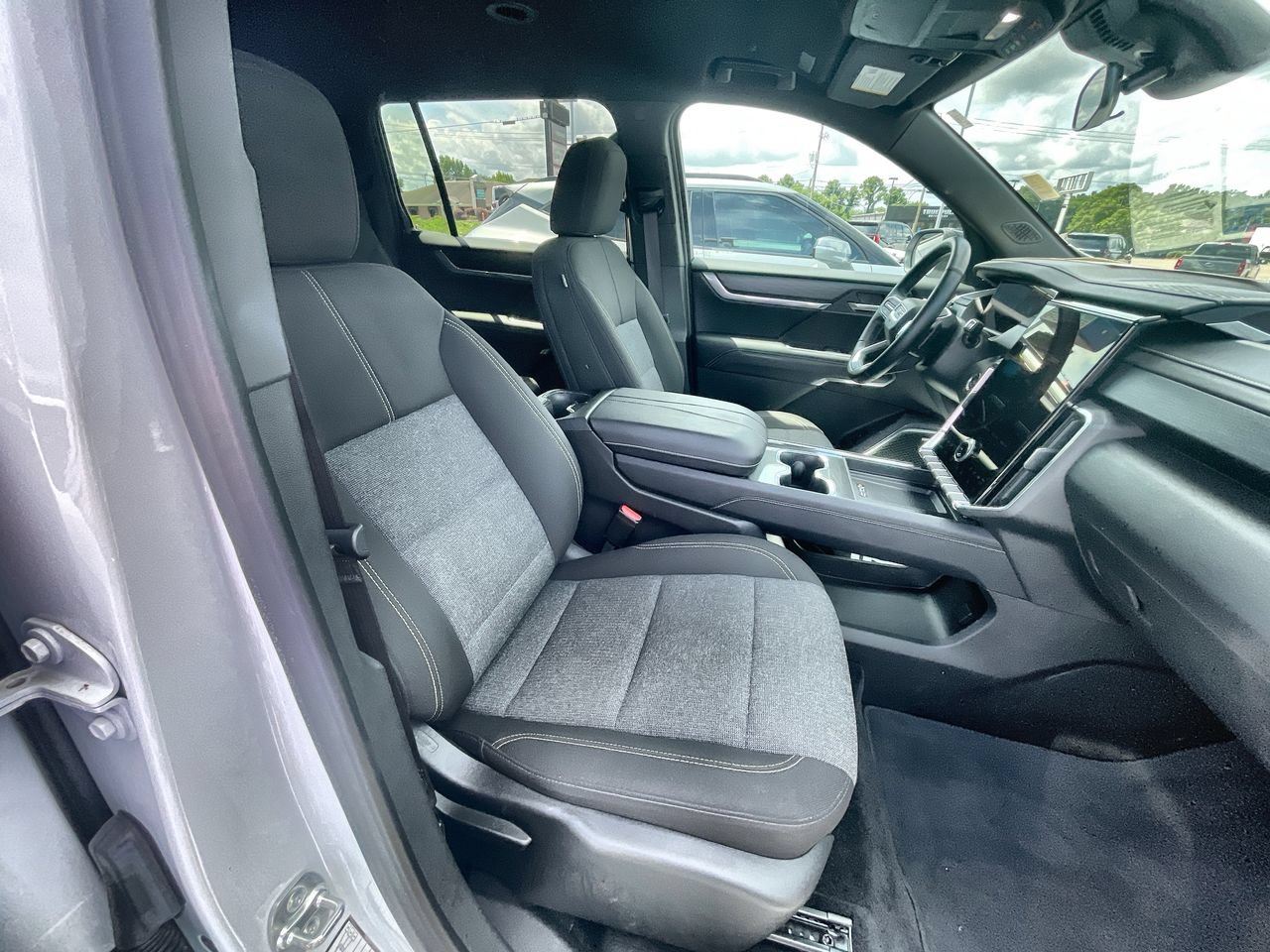 Used 2025 GMC Acadia Elevation FWD image 28