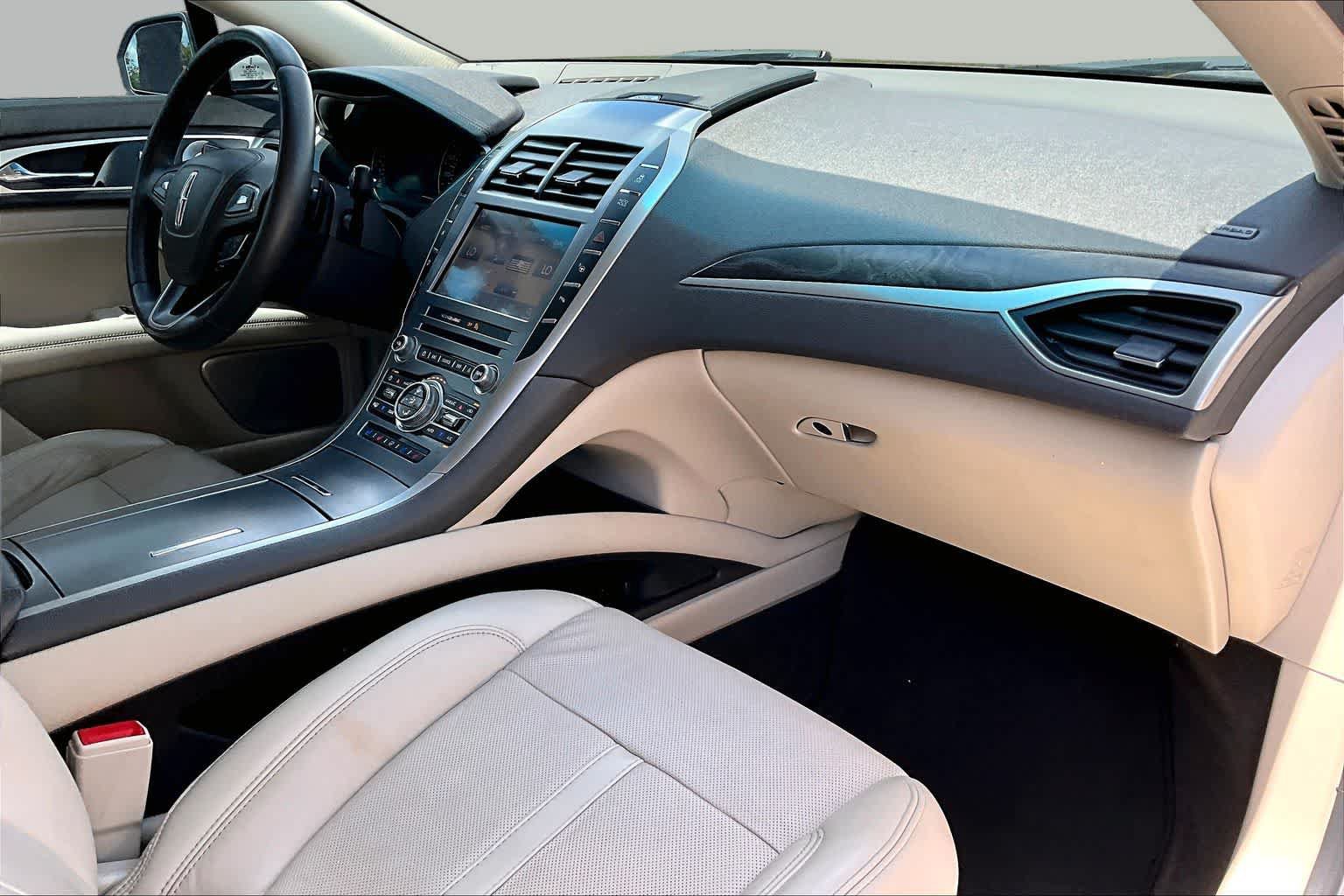 Used 2020 Lincoln MKZ Reserve w/ Luxury Package AWD/4WD image 19