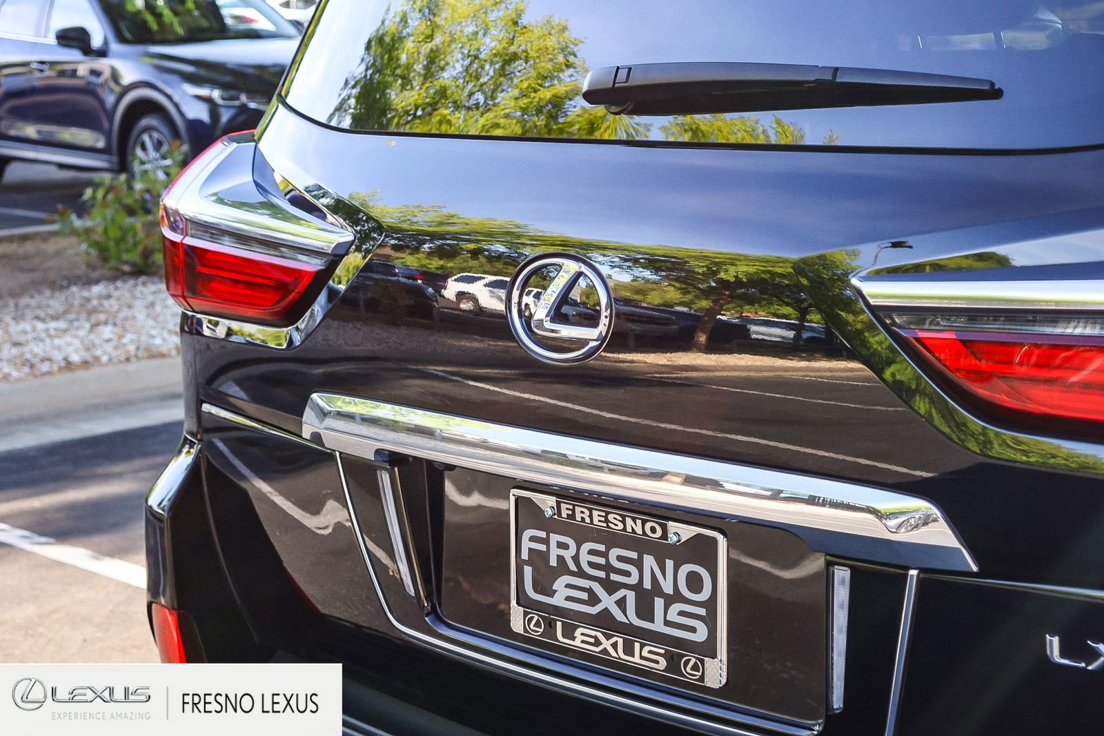 Used 2019 Lexus LX 570 4WD w/ Luxury Package image 8