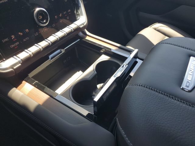 Used 2026 GMC Yukon Denali w/ Denali Reserve Package AWD/4WD image 20