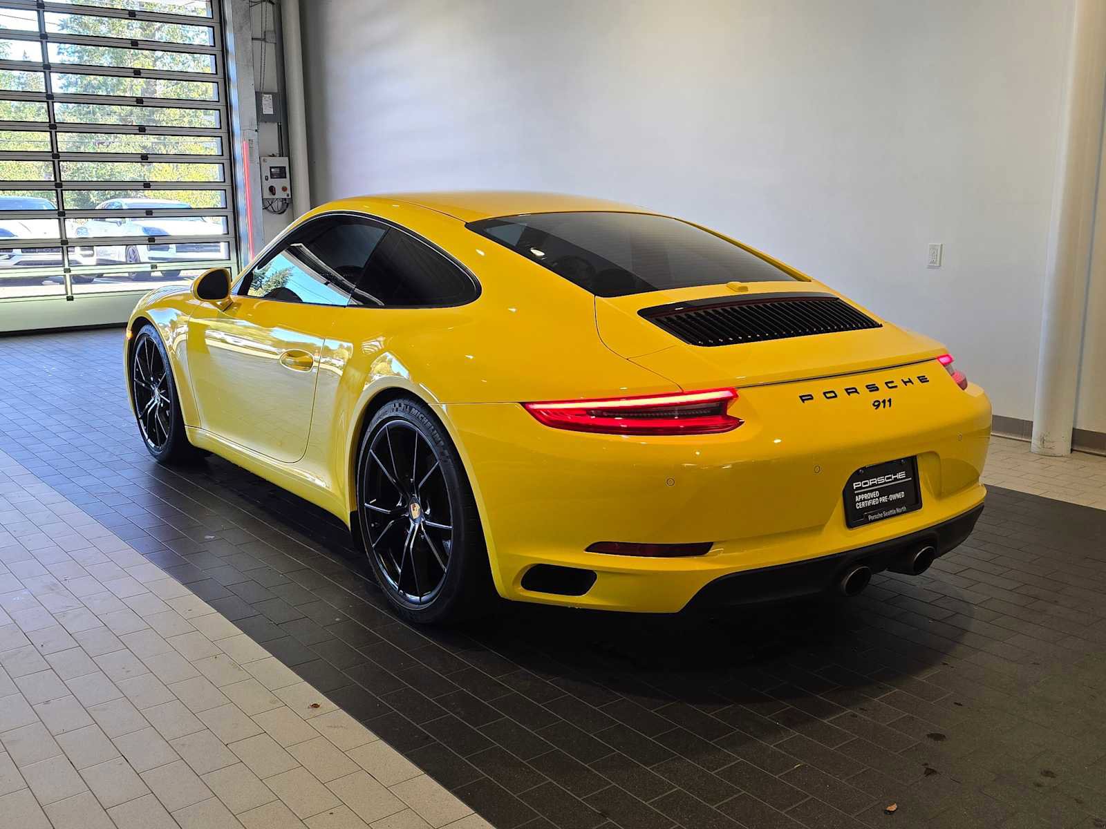 Used 2017 Porsche 911 Carrera S image 3