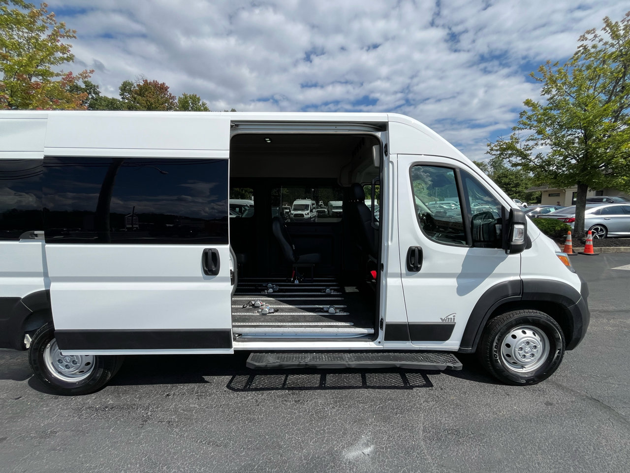 Used 2023 RAM ProMaster 2500 w/ Premium Convenience Group (B) image 39