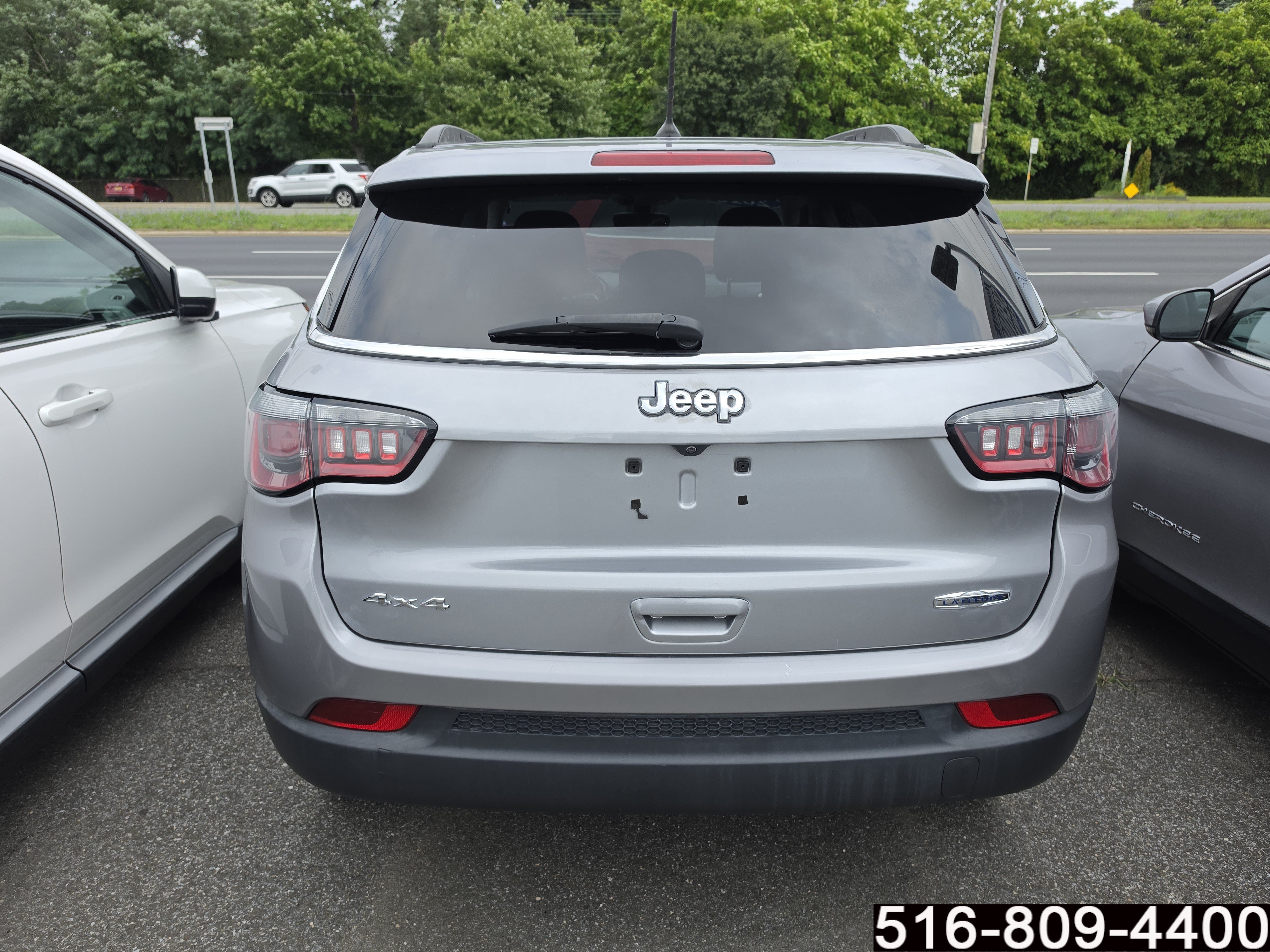 Used 2018 Jeep Compass Latitude AWD/4WD image 5