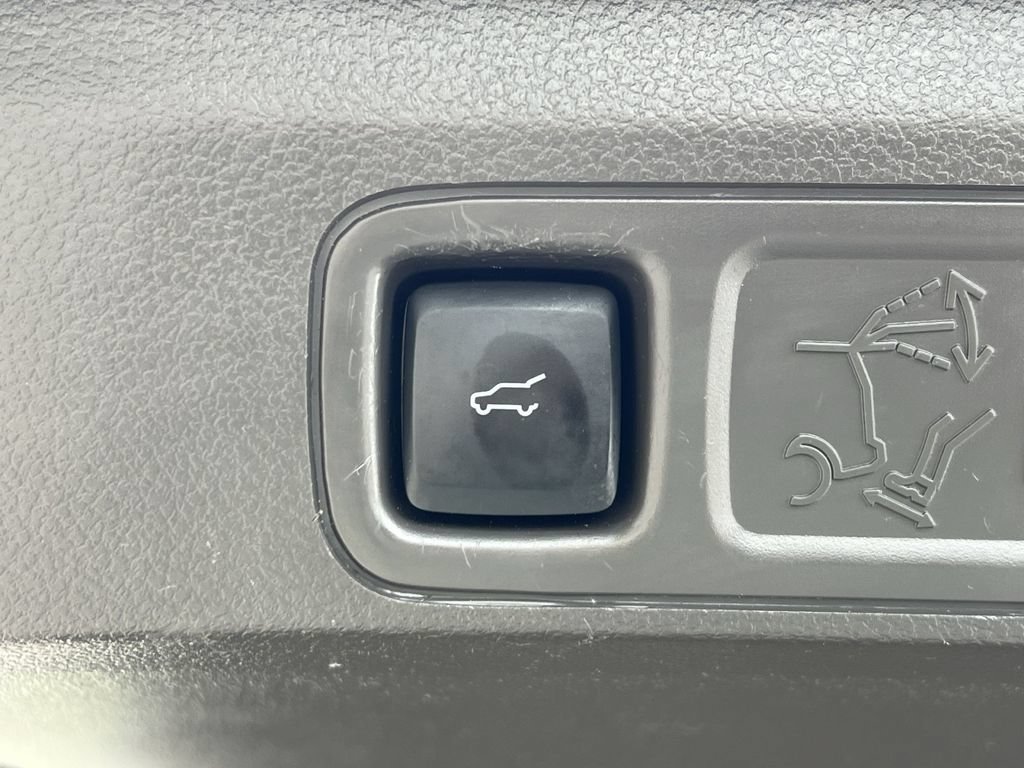 Used 2022 Lincoln Navigator L Reserve AWD/4WD image 32