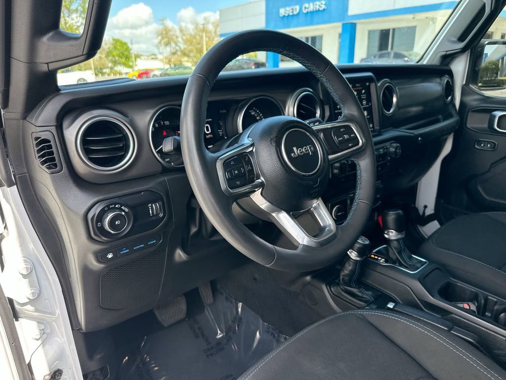 Used 2023 Jeep Wrangler Unlimited Rubicon 4xe w/ Cold Weather Group AWD/4WD image 9