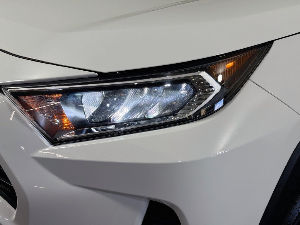 Used 2020 Toyota RAV4 XLE Premium AWD/4WD image 3