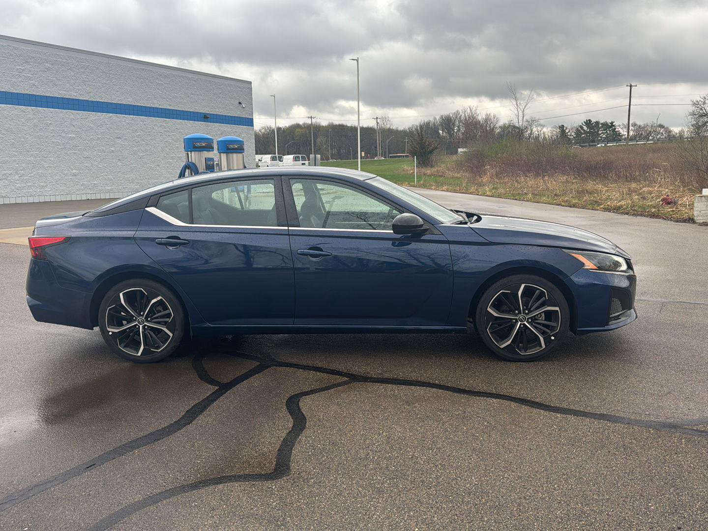Used 2024 Nissan Altima 2.5 SR image 8