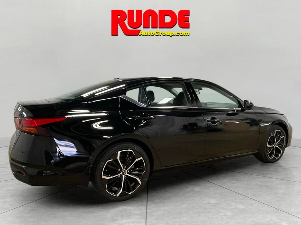 Used 2024 Nissan Altima 2.5 SR image 5