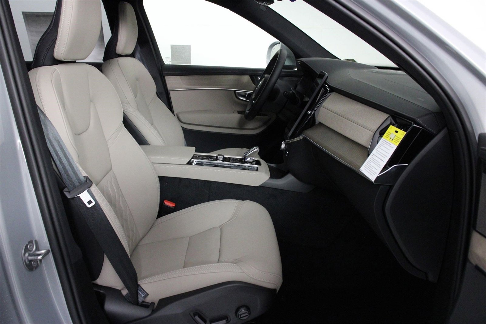 New 2026 Volvo XC90 T8 Plus image 10