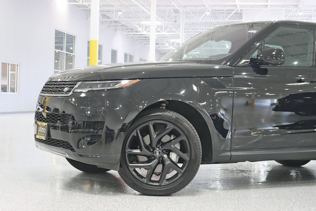 Used 2023 Land Rover Range Rover Sport SE AWD/4WD image 2