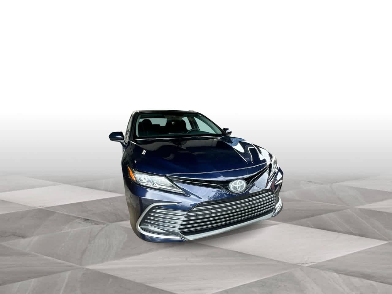 Used 2021 Toyota Camry LE FWD image 2
