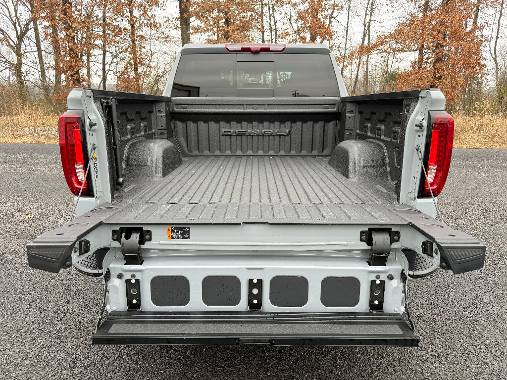 Used 2024 GMC Sierra 1500 Denali w/ Denali Reserve Package image 9