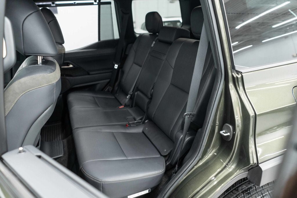 Used 2024 Lexus GX 550 AWD/4WD image 33