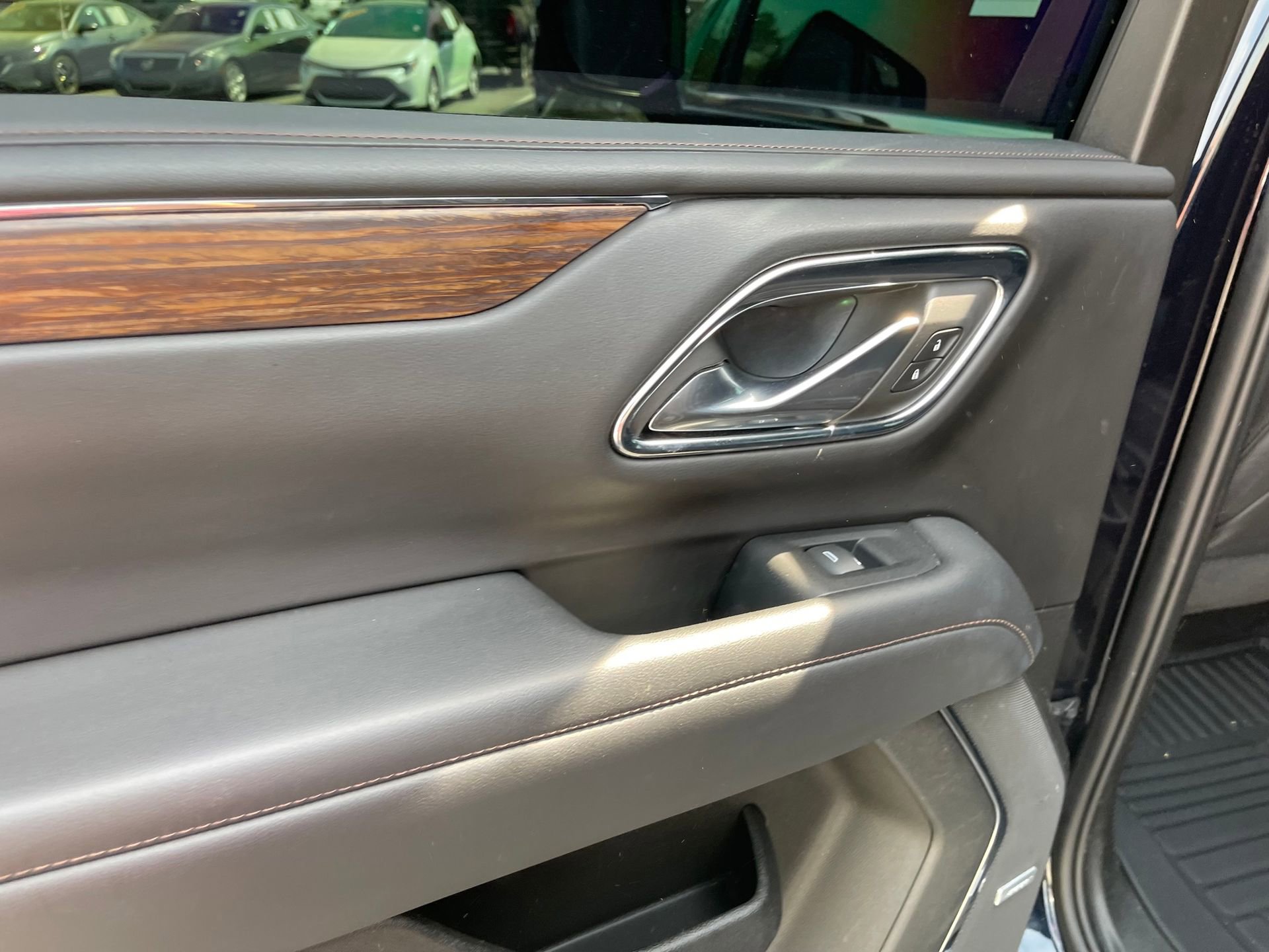 Used 2023 Chevrolet Tahoe High Country w/ Premium Package RWD image 21