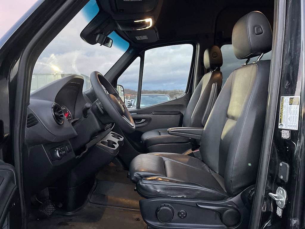 Used 2019 Mercedes-Benz Sprinter 2500 image 14