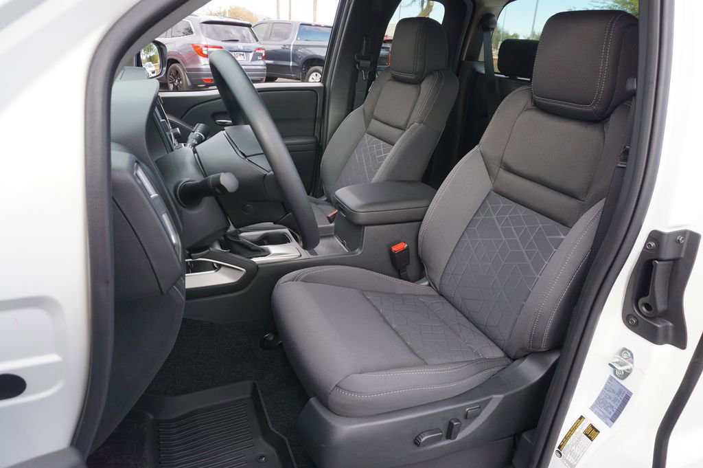 Certified 2025 Nissan Frontier SV image 13