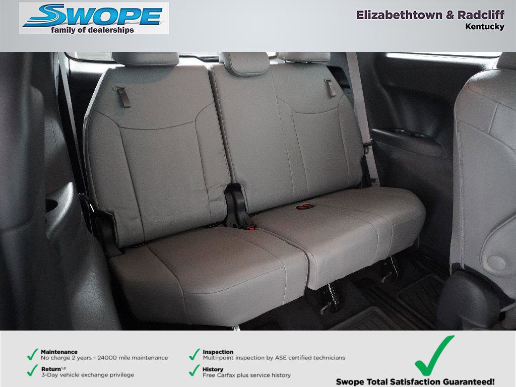 Used 2025 Toyota Sienna XLE image 11
