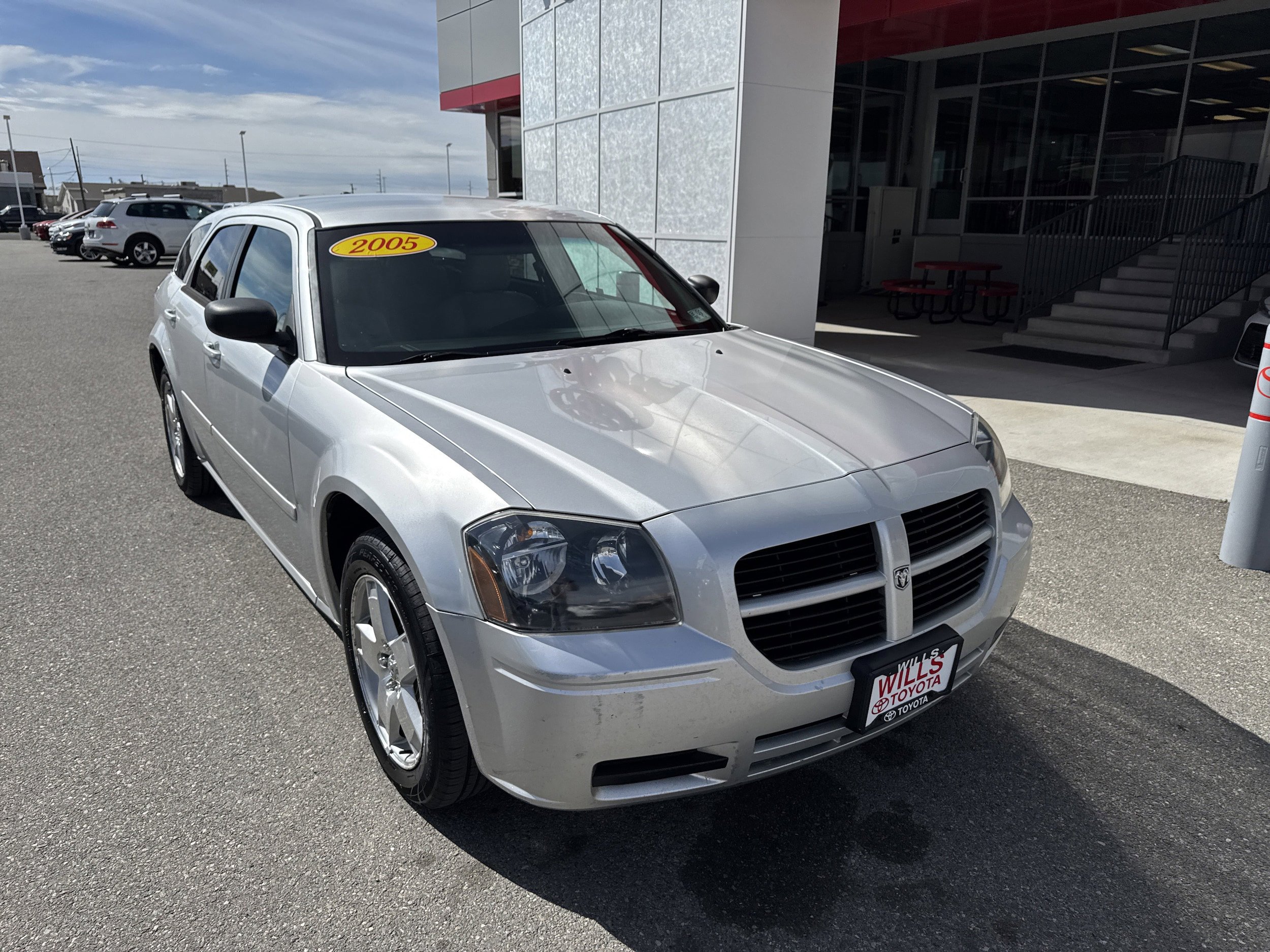 Used 2005 Dodge Magnum SXT w/ Comfort Seating Group image 1