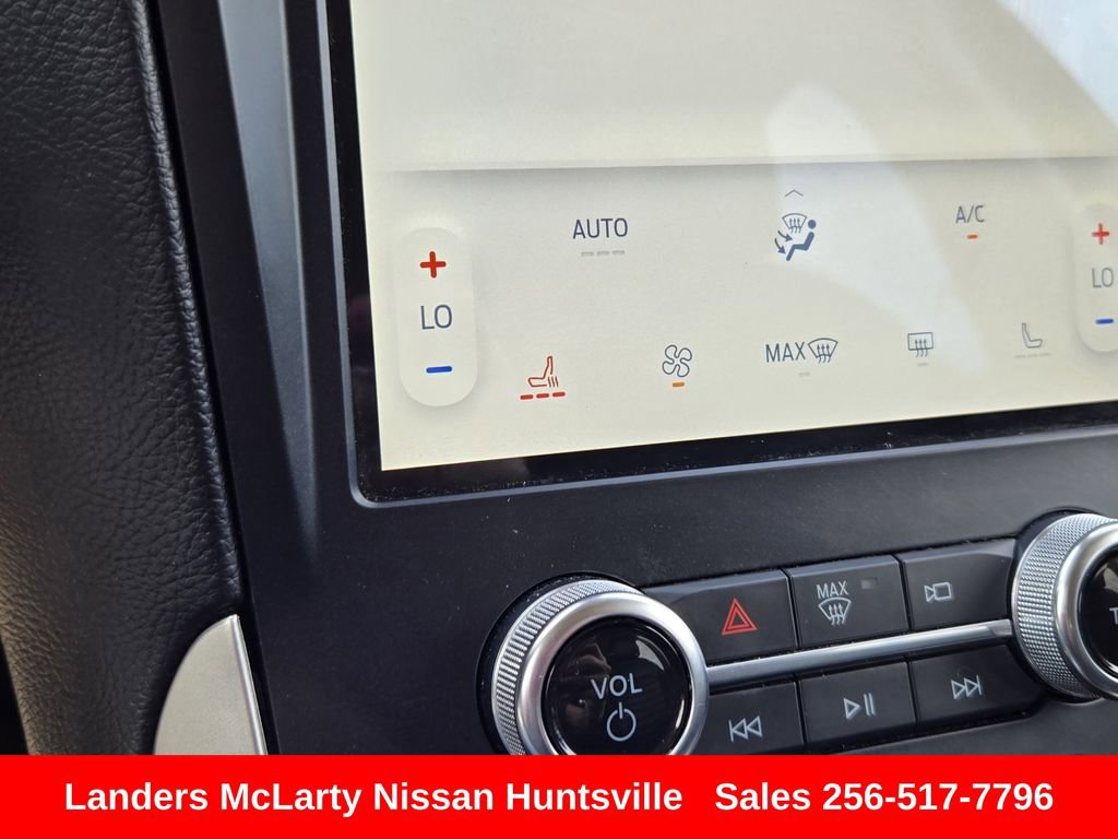 Used 2024 Ford Edge SEL image 21