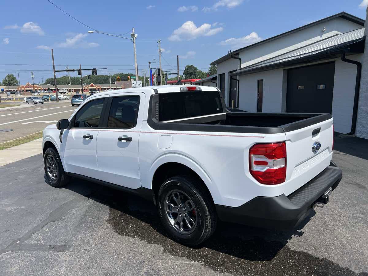 Used 2022 Ford Maverick XL image 3